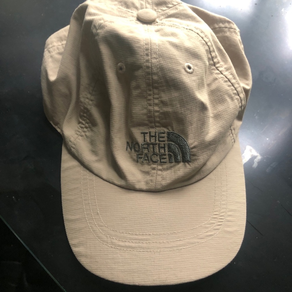 Beige North face hat